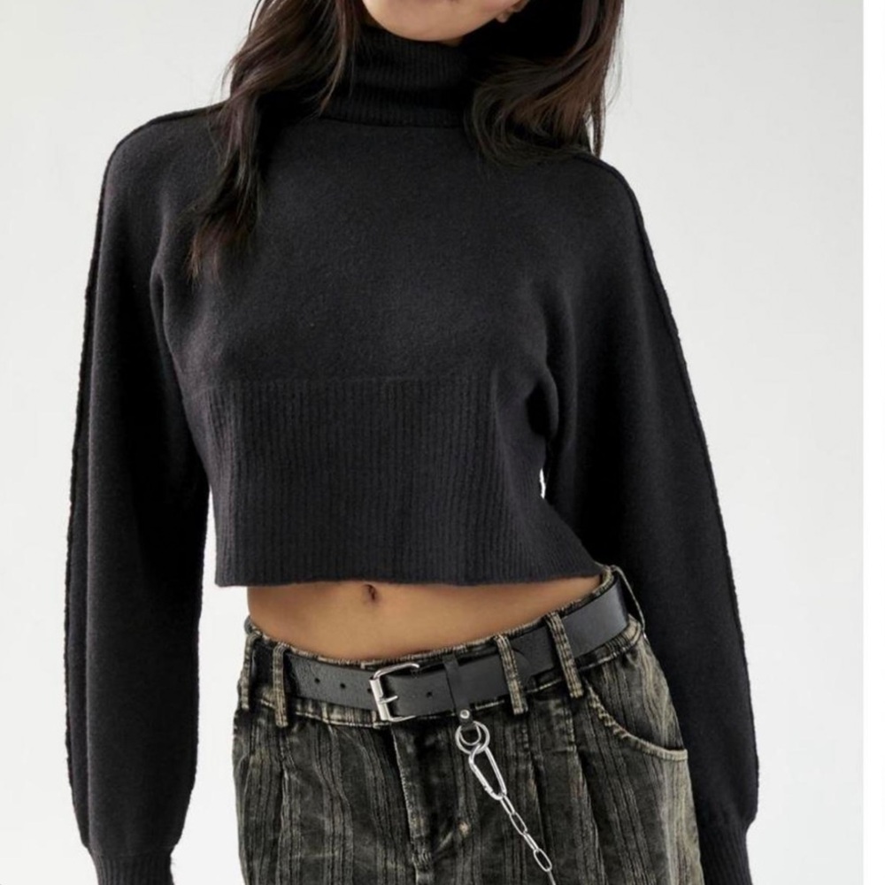 Urban Outfitters Women’s Black Finley Cropped Turtleneck Sweater Size XS